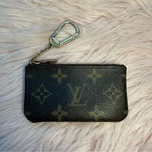 🟥 SOLD! Louis Vuitton Key Pouch Cles Monogram Card Holder Wallet